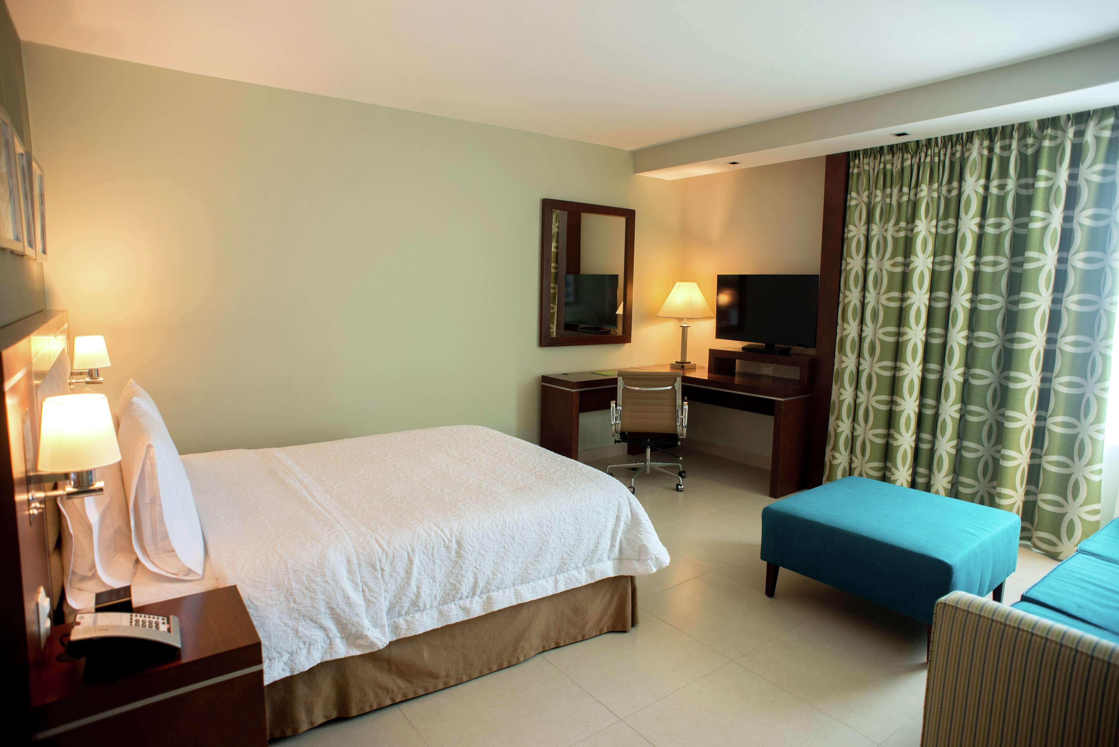 Hampton Inn By Hilton Mérida Eksteriør billede