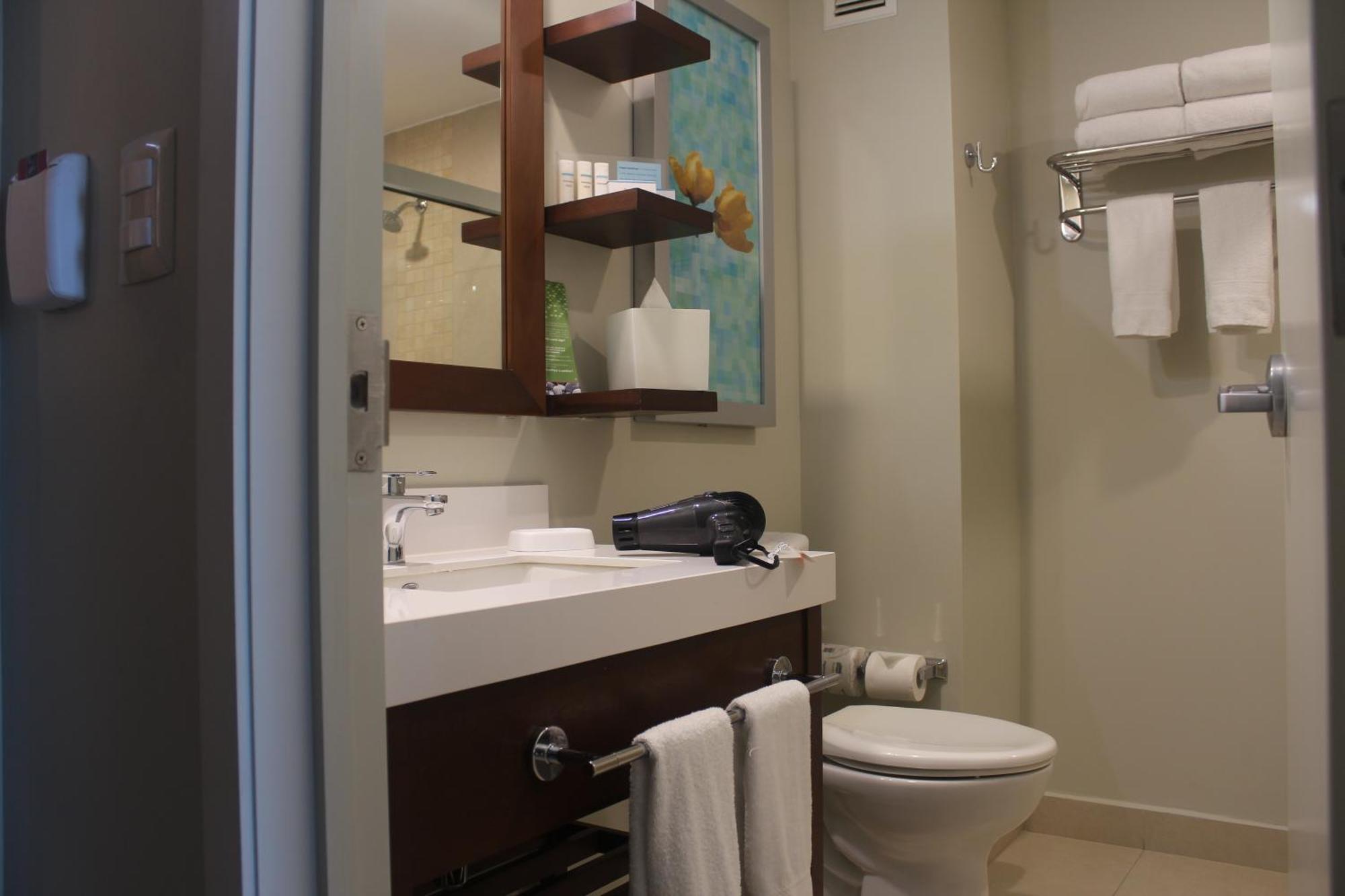 Hampton Inn By Hilton Mérida Eksteriør billede