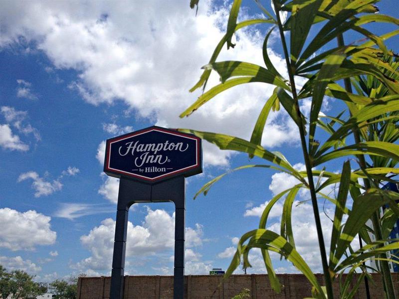 Hampton Inn By Hilton Mérida Eksteriør billede